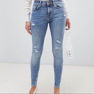 River Island Petite lightly distressed Jeans